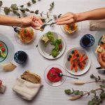 Dieta keto a kultura spożywania posiłków: Zasady i zwyczaje.